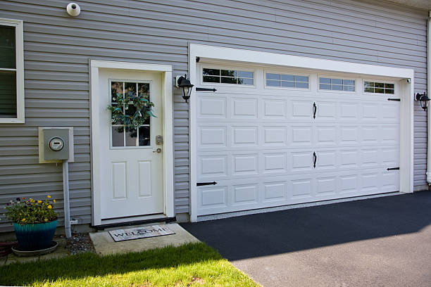 24/7 Emergency Garage Door Panel Replacement experts in Voorheesville, NY